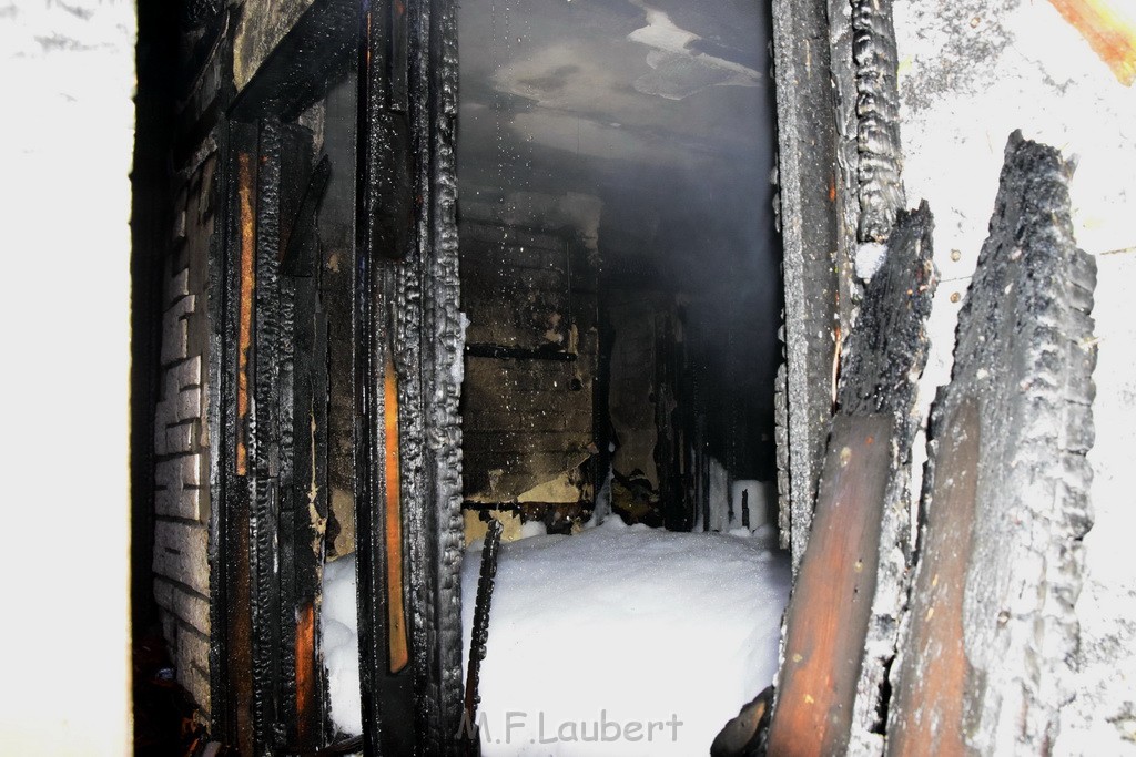 Grossfeuer Einfamilienhaus Siegburg Muehlengrabenstr P0755.JPG - Miklos Laubert